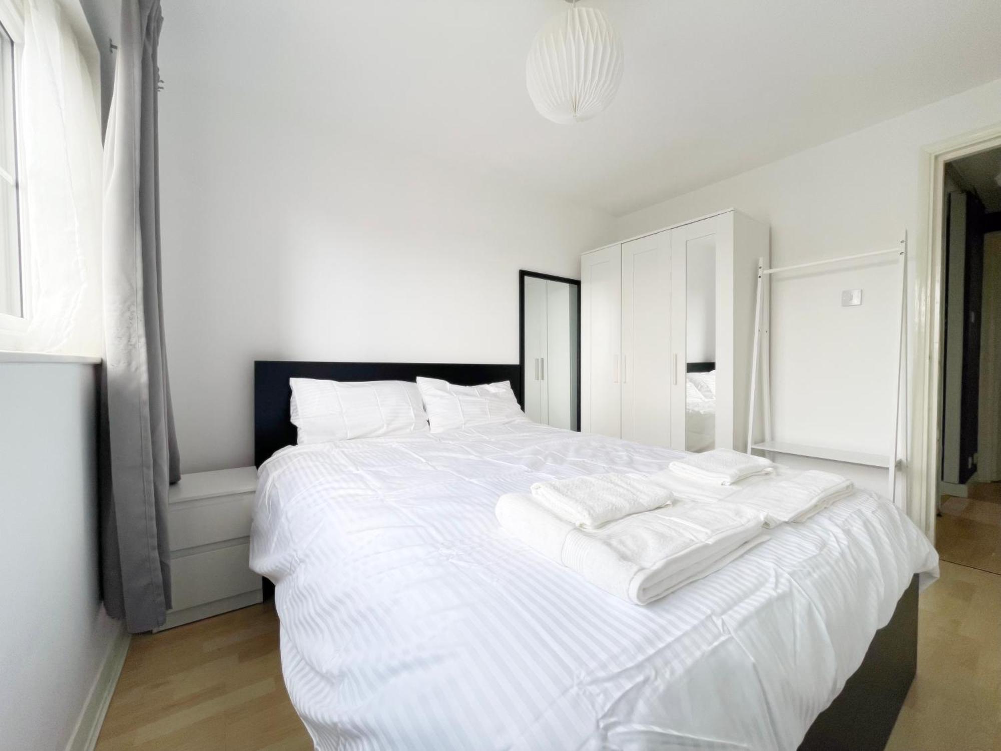Colliers Wood 1 Bed South London Short Stay Mitcham Exteriör bild